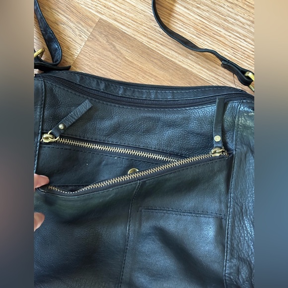 Great American Learherworks Genuine Leather Black Crossbody or Shoulder Bag - Picture 3 of 10